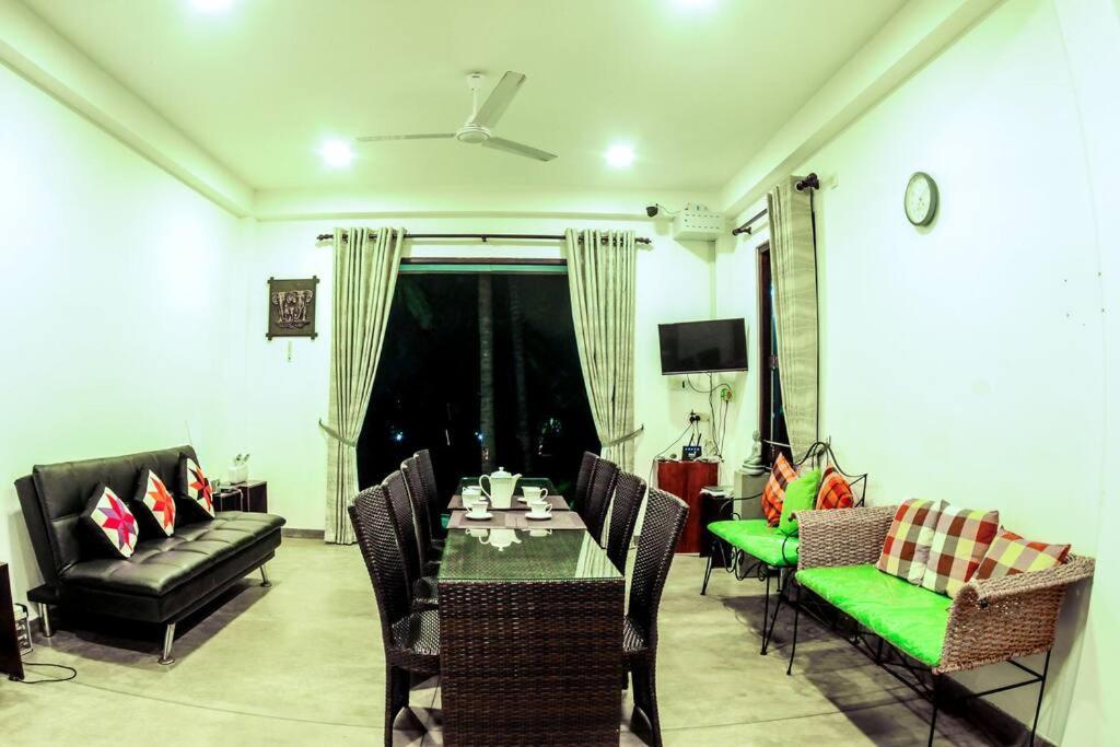 The Sanctuary- แทนกาลเล ภายนอก รูปภาพ
